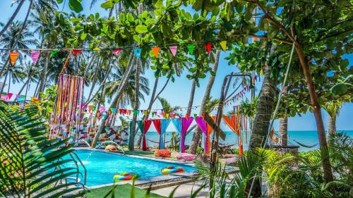 East Ham Tien Beach Hostel | iHome Backpacker Resort