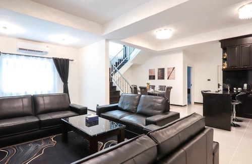 South Pattaya Villa | Indiluxe 6 bedroom spacious pool villa near walking street and nightlife