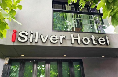 Wua Lai Hotel | iSilver Hotel