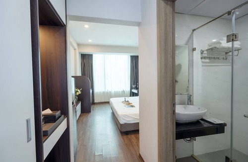 Van Mieu Hotel | Ivy Luxury Hotel & Apartment
