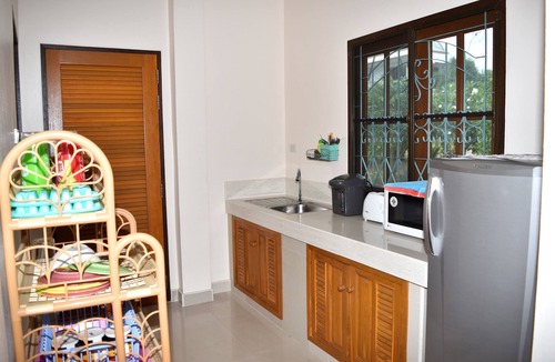 Phongprasan Hotel | Kate House Bangsaphan