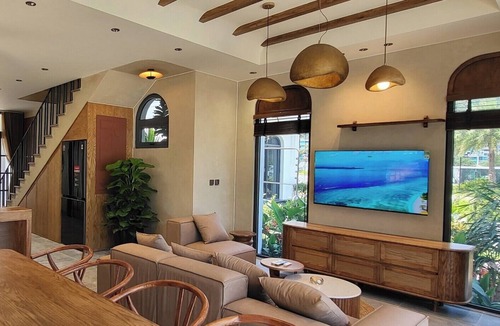 Van Don Villa | Kayak Villa Sonasea Harbor City