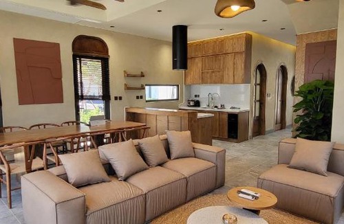 Van Don Villa | Kayak Villa-Sonasea Harbor City Van Don