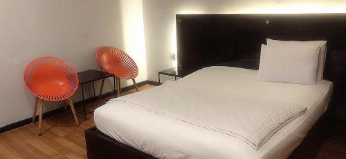 District 4 Hotel | Khách Sạn Gia Huyên
