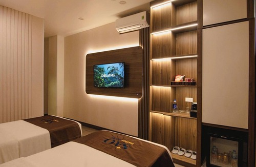 Long Bien Hotel | Khach San Sao
