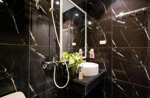 Trung Hoa Nhan Chinh Hotel | Kiều Anh Hotel - ngõ 81 Trung Kính - by Bay Luxury