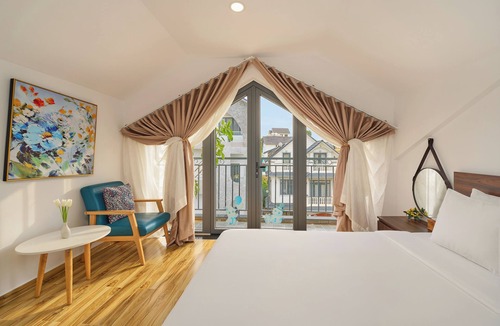Phuong Villa | KP VILLA - 9 ROOMS - 11 BEDS Peaceful, full of natural light!
