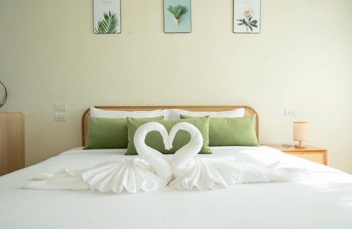 Pak Khat Hotel | Kwang x Yao Café, Resort & Pool Villa