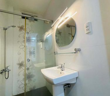 Ben Nghe House | Là Homestay - Marina Saigon D1 Nearly Bason bridge