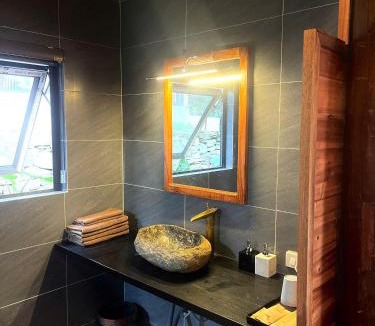 Nam Mau Apartment | Làng Đá Hồng Thái