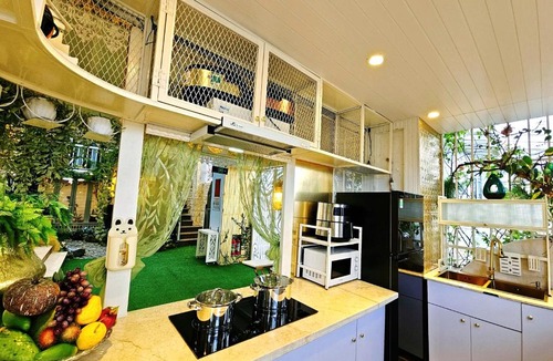 Phuong Apartment | Lâu Đài Nhỏ Đà Lạt - Little Castle DaLat -4 rooms with kitchen and 9 people Royal Grill Mansion 408