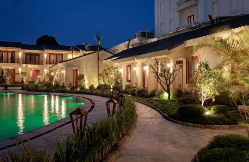 Hoa Lu Resort | La Sen Village