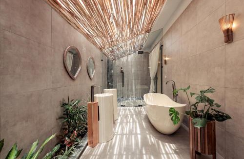 Hoa Lu Resort | La Sen Village