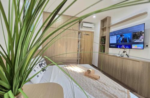 Quang An Apartment | Lakenest Realty 12, 111 Xuan Dieu, Tay Ho, Ha Noi