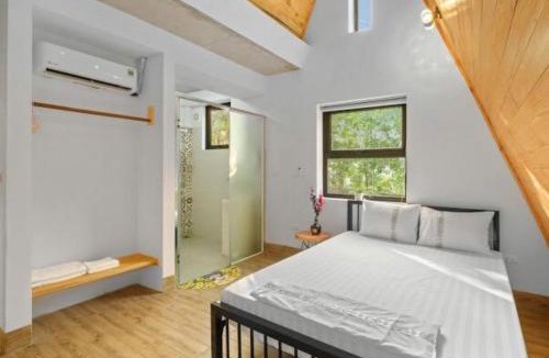 Ky Son Hotel | LaLa Villas