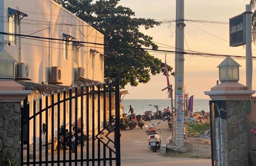 East Ham Tien Beach House | Lang Chai Guesthouse