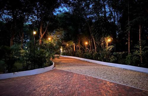 Vientiane Prefecture Hotel | Lao Lake House