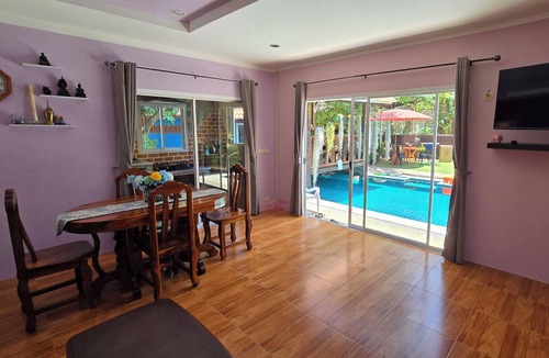 Ko Lanta House | Large Bungalow with Living room/and fully furbished kitchen.