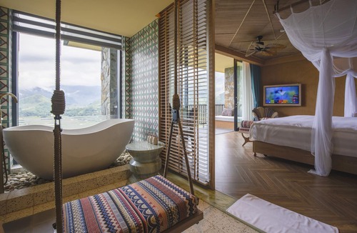 Van Chan Resort | Le Champ Tu Le