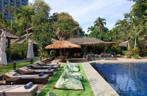 North Pattaya Hotel | Let's Hyde Pattaya Resort & Villas - Pool Cabanas
