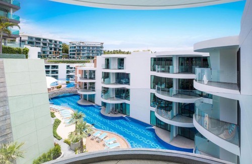 Patong Resort | Lets Phuket Twin Sands Resort & Spa