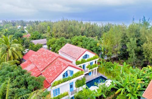 Cam An Hotel | Life Beach Villa
