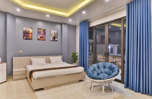 Van Mieu House | Light House & Rooftop