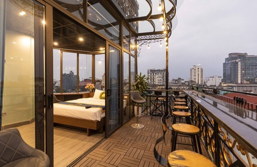 Van Mieu House | Lighthouse & Rooftop
