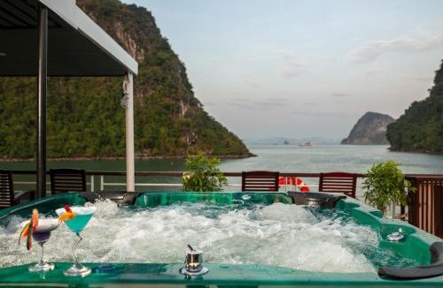 Ha Long Boat Rental | Lily Cruise