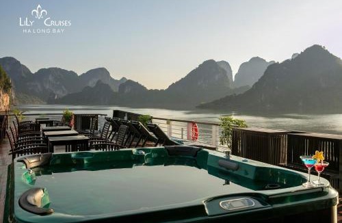 Ha Long Boat Rental | Lily Cruise