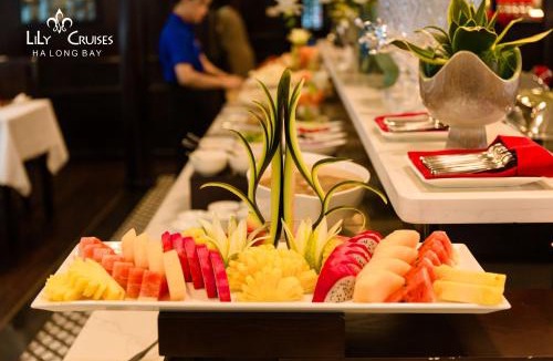 Ha Long Boat Rental | Lily Cruise