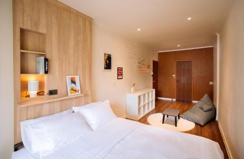 Ratchadaphisek House | Liver Bird Ratchada