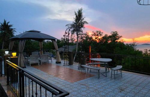 Don Sak House | Loma Marine Pool Villa near Sea-Tran Pier Donsak