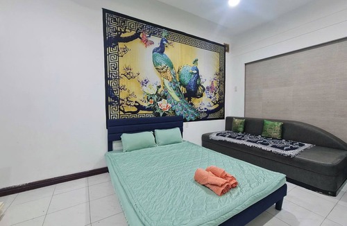 District 10 House | Long term leasing for expat - Family room with small kitchen