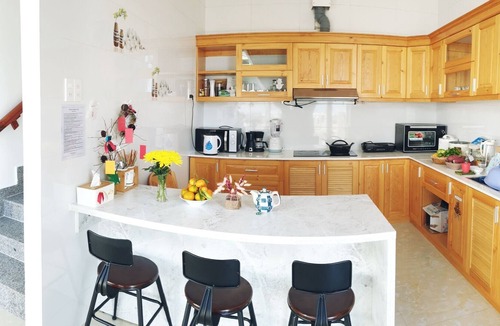 Da Lat House | Love, Cassie Homestay - Camellia (Attic Room)