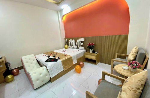 District 12 Hotel | Love Luxury Hotel Vuon Lai
