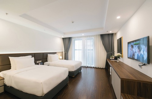Nhat Tan Hotel | Love St Hotel