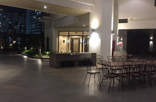 Phu Nhuan Apartment | Lovely Apartment * Gym -Pool free* 5 min to Airport