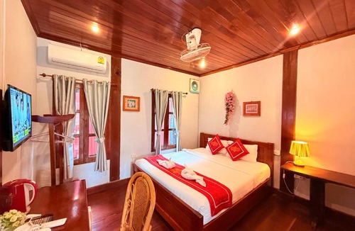 Luang Prabang Hotel | Luang Prabang - Villa Ouis Namkhan Riverside 2