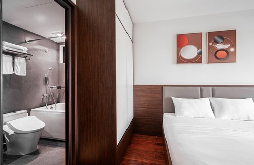 Ba Dinh Hotel | Luxe Paradise Suites Doi Can