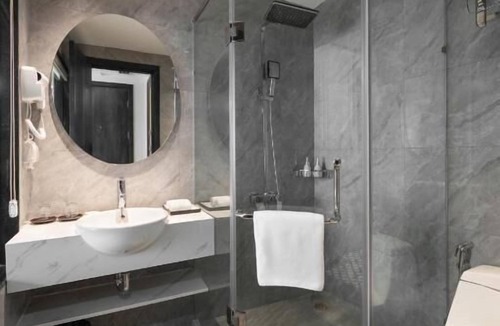 Truc Bach Hotel | Luxe Paradise Suites Hotel & Spa
