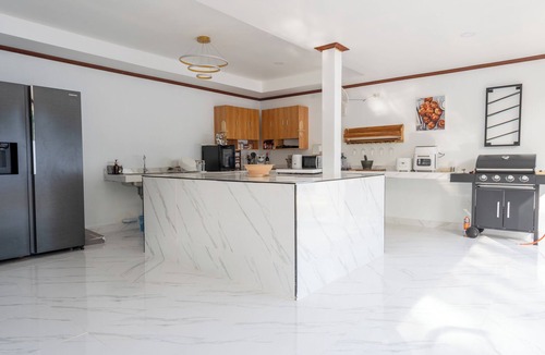 Ko Lanta Villa | Luxure Villa Rooms 1 – Pool & Shared Kitchen