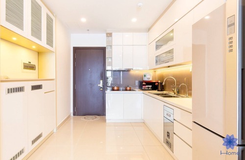 Tan Binh House | Luxurious & Modern 2Brs Apartment, Free Gym & Pool, 2.5km from airport