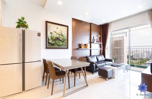 Tan Binh House | Luxurious & Modern 2Brs Apartment, Free Gym & Pool, 2.5km from airport