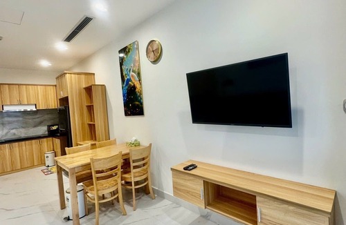 District 9 Apartment | Luxury 2 bedrooms apt- 1 plus with park view and watching fireworks