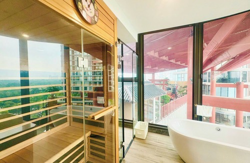 Van Giang Condo | Luxury 3BR Onsen Retreat with Sauna and Swan Lake View