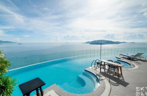 Tran Phu Beach Apartment | Luxury Beach front Room