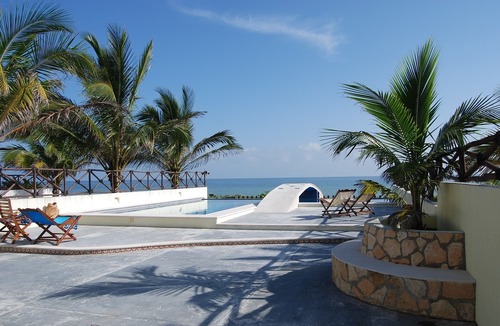 Telchac Puerto House | LUXURY Beachfront 3 Bedroom House with Casita (4th bedroom in Casita)
