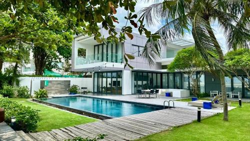 Phuoc Thuan Villa | Luxury Beachfront Private Pool Villa 5BR Sanctuary Ho Tram 1000m2
