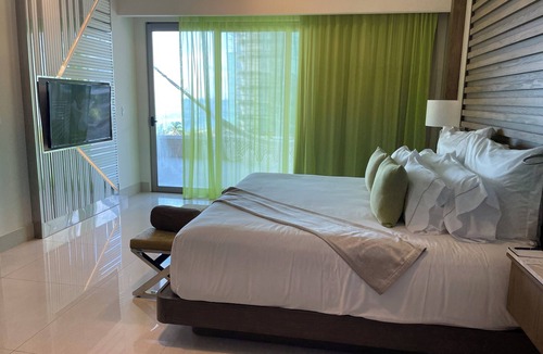 Downtown Cancun Resort | Luxury Junior Suite at Garza Blanca Cancun-Where the Soul Meets the Sea